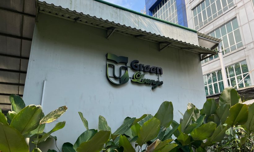 Maintaining Academic and Environmental Balance at Green Lounge: A Real Contribution to a Clean Campus Maintaining Academic and Environmental Balance at Green Lounge: A Real Contribution to a Clean Campus